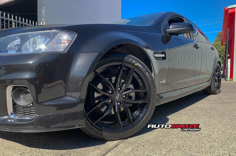 HOLDEN-COMMODORE-VOSSO-GLOSS-BLACK